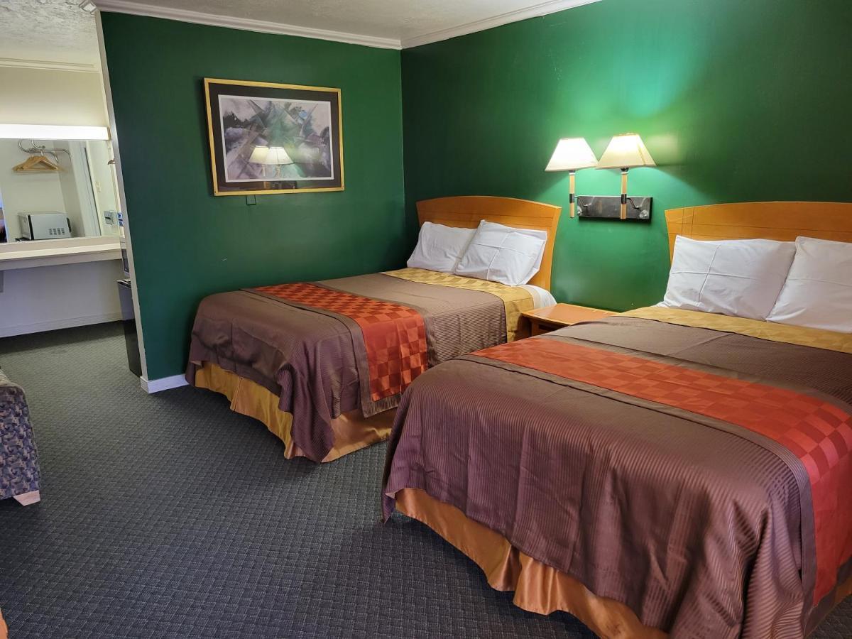 Emerald Inn & Lounge Блайт Экстерьер фото