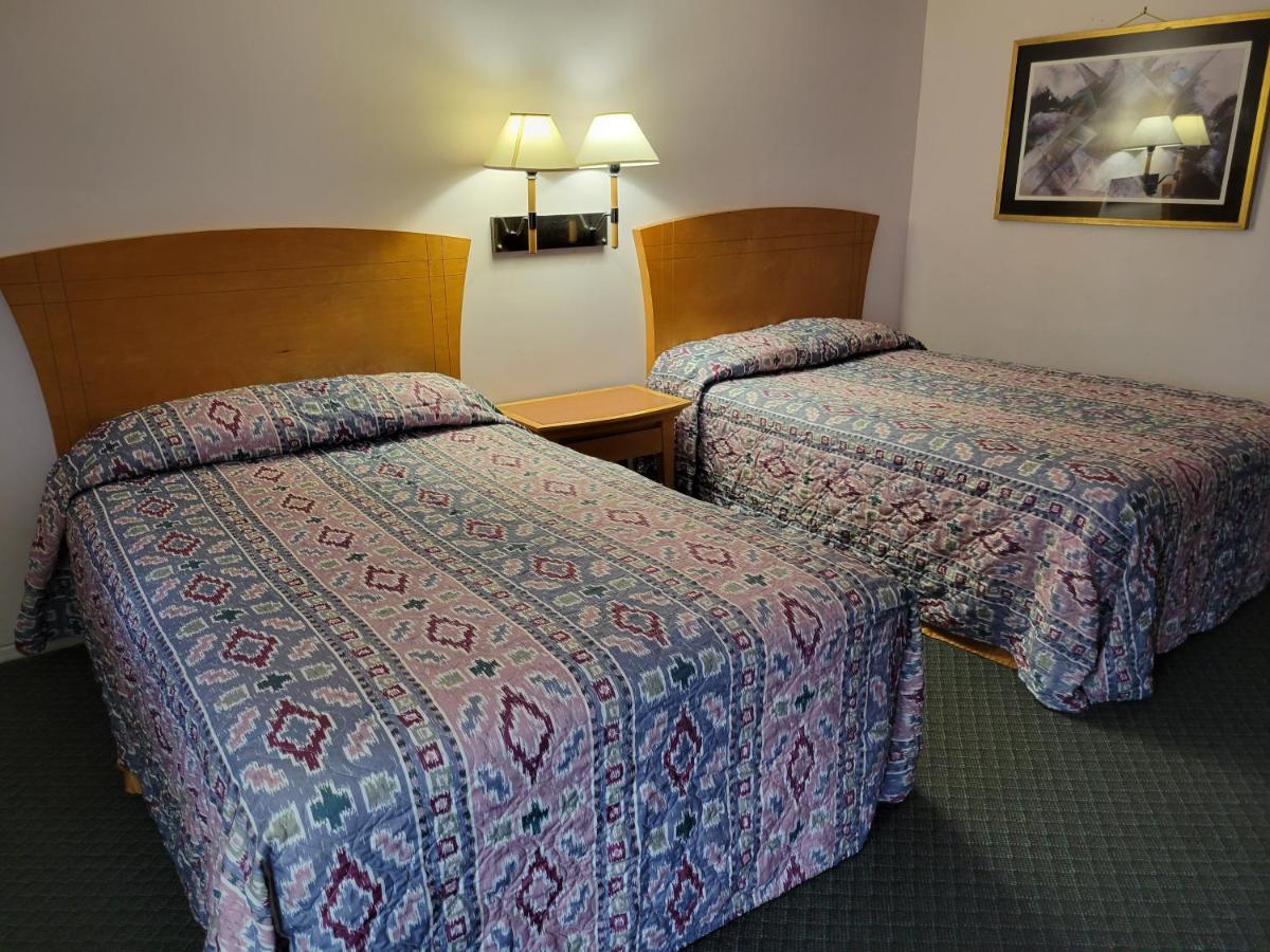 Emerald Inn & Lounge Блайт Экстерьер фото